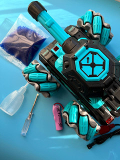 Танк на радіокеруванні KT907A(Turquoise) стріляє гелем, звук, світло
