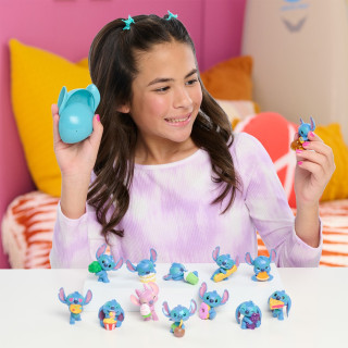 Фигурка-сюрприз в капсуле "Стич со вкусняшками" STITCH 46288 серии "Feed Me" игрушка 4 см