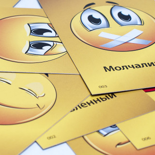 Настольная игра Обьясни слово. Игра в слова Arial 910800 на рус. языке                                            