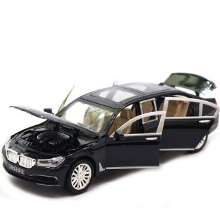 Автомодель автомобіля BMW 760 7695(Black) світло, звук, відкриваються двері