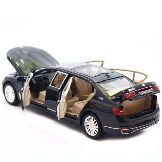 Автомодель автомобіля BMW 760 7695(Black) світло, звук, відкриваються двері